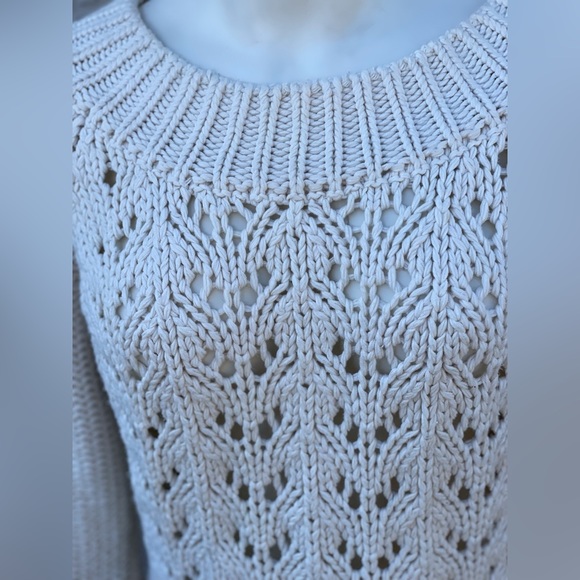 Loose knit tunic sweater with bell sleeve - Picture 4 of 8